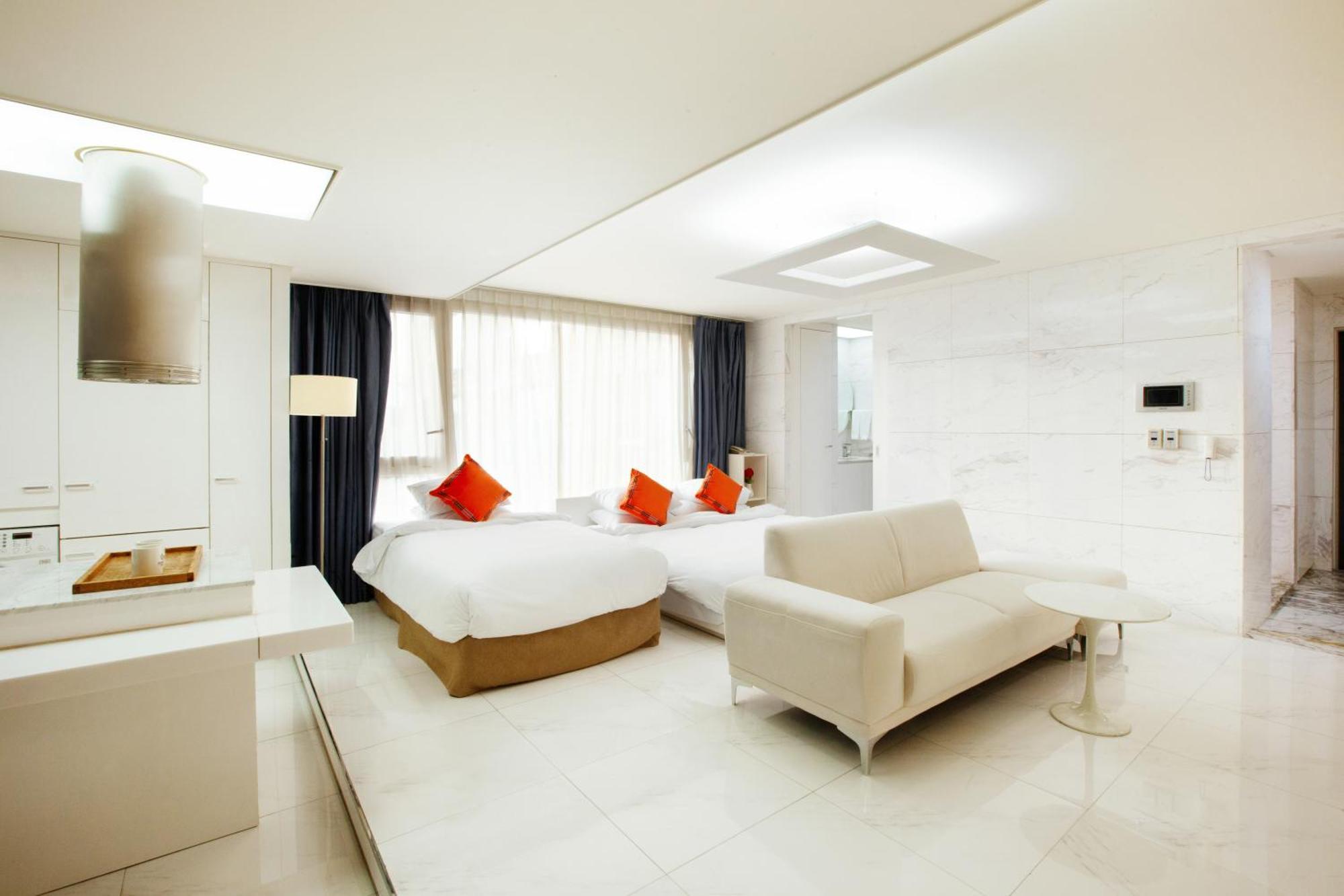Shin Shin Hotel Jeju Ocean Сеогвипо Екстериор снимка