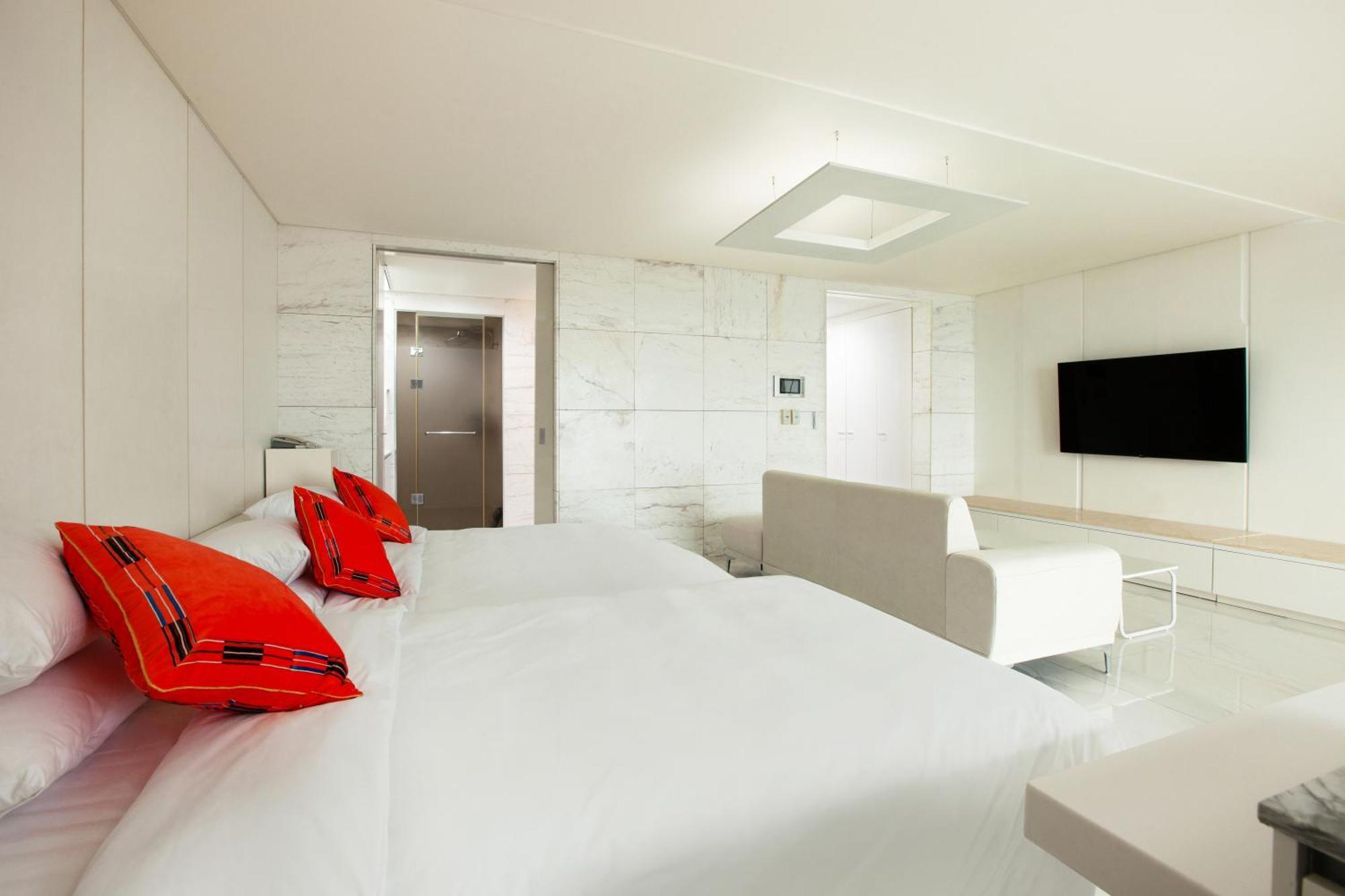 Shin Shin Hotel Jeju Ocean Сеогвипо Екстериор снимка