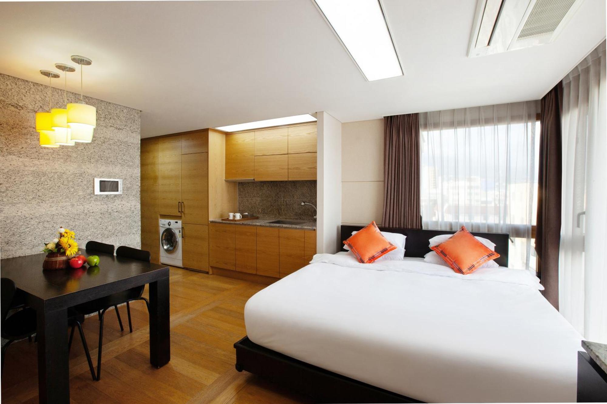 Shin Shin Hotel Jeju Ocean Сеогвипо Екстериор снимка