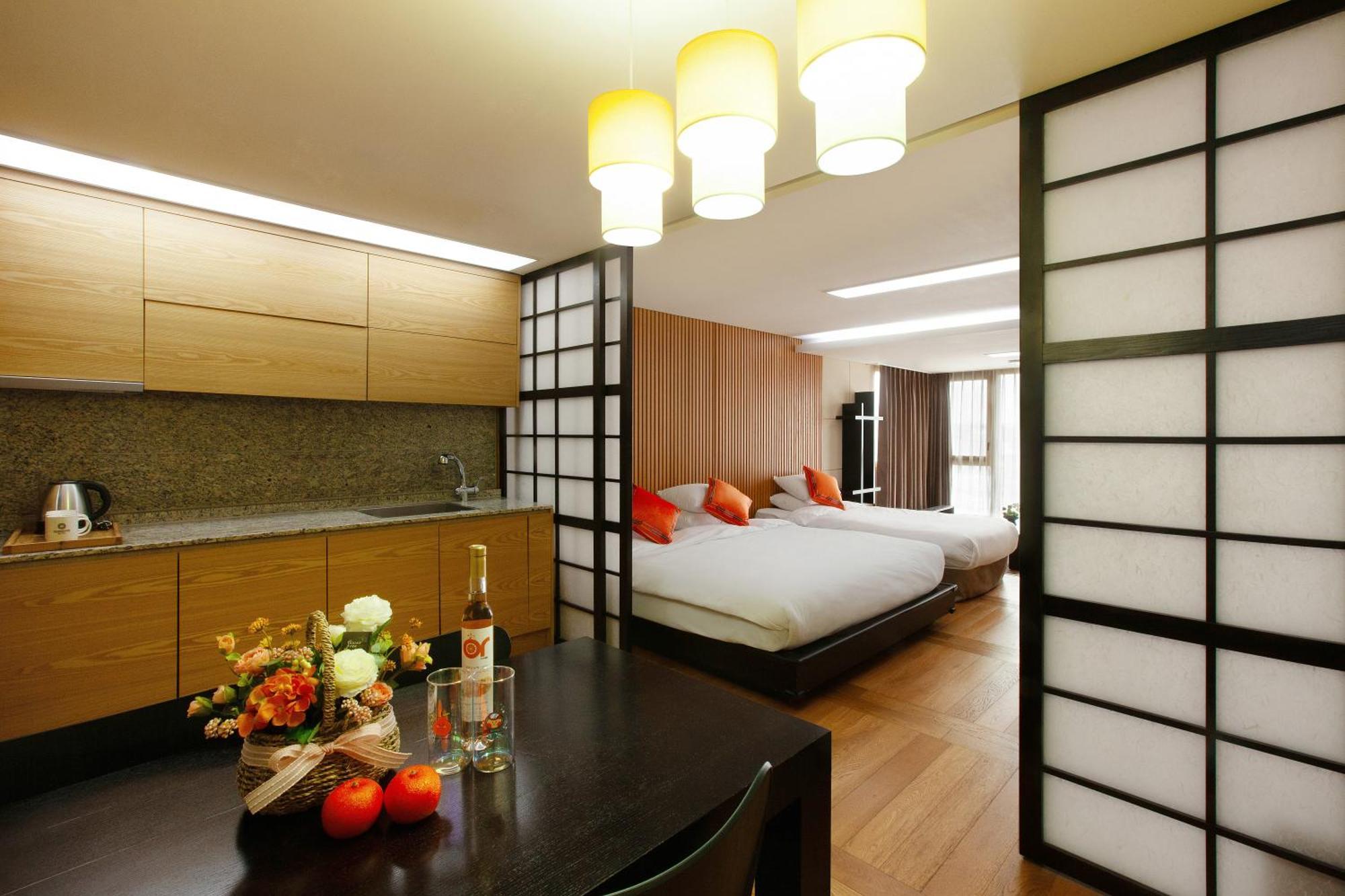Shin Shin Hotel Jeju Ocean Сеогвипо Екстериор снимка