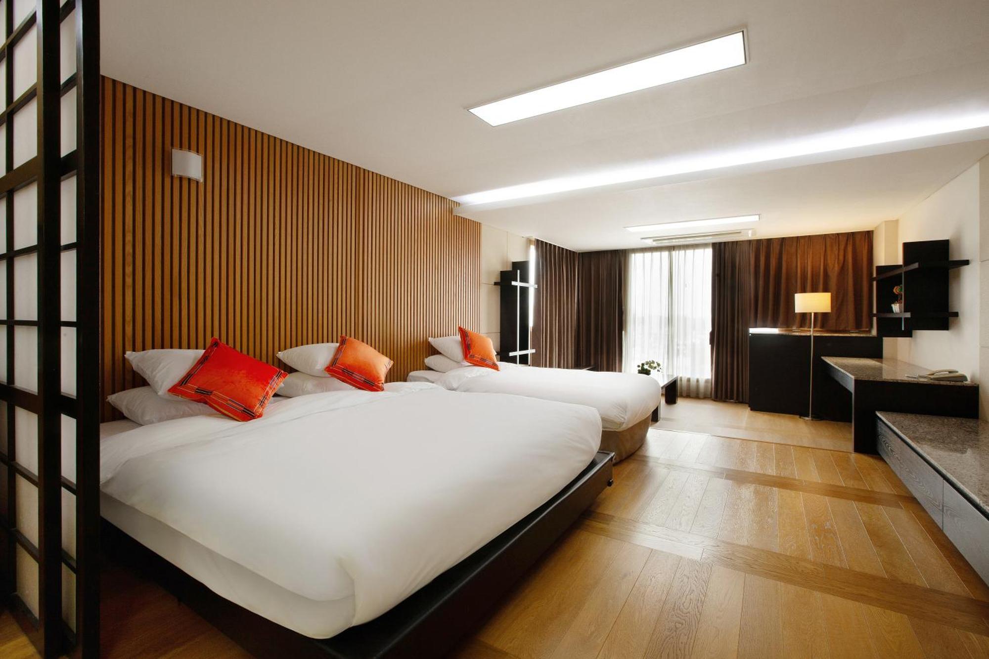 Shin Shin Hotel Jeju Ocean Сеогвипо Екстериор снимка