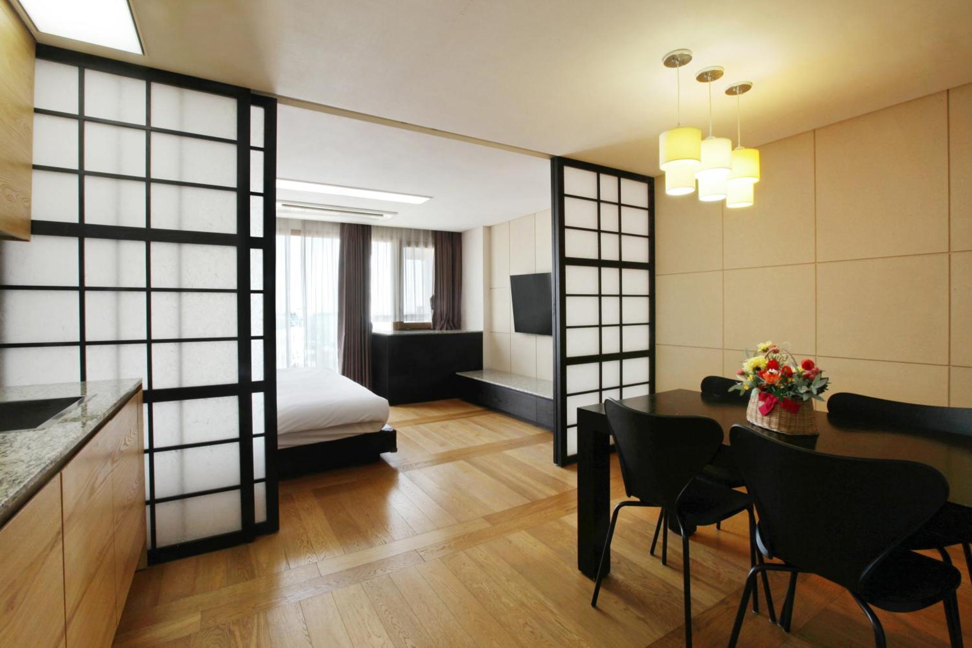 Shin Shin Hotel Jeju Ocean Сеогвипо Екстериор снимка