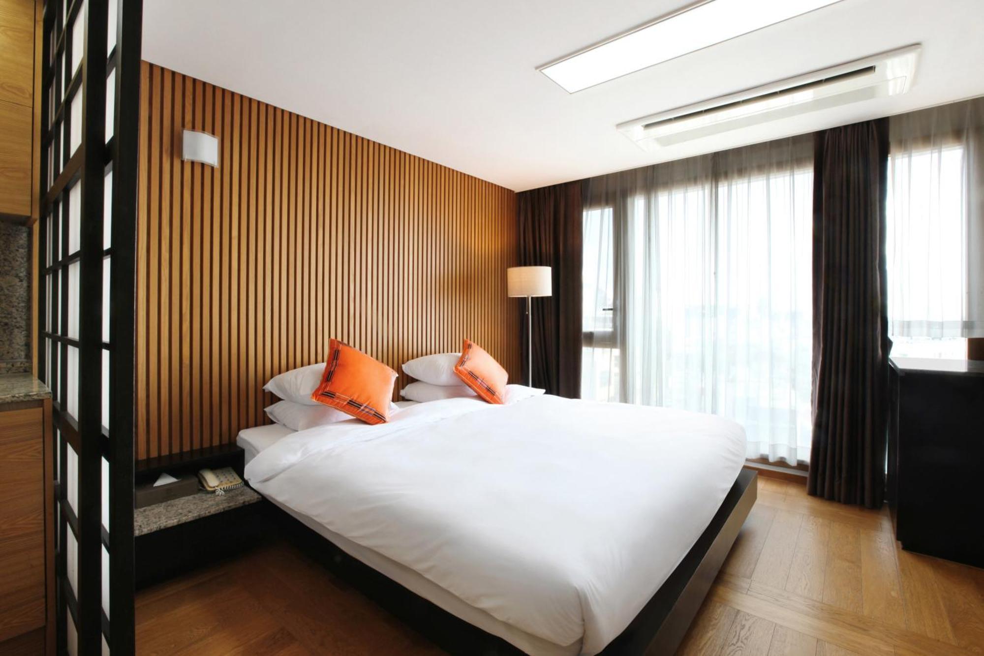 Shin Shin Hotel Jeju Ocean Сеогвипо Екстериор снимка