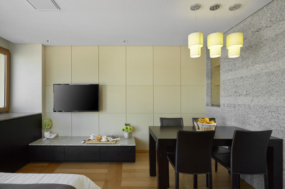 Shin Shin Hotel Jeju Ocean Сеогвипо Екстериор снимка